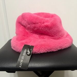 ✨ Pretty In Pink Pink Fuzzy Hat 💕💅